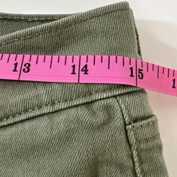 Levis Shorts‎ Womens 28.  5 Pocket Olive Green Denim Casual Camp Hiking Red Tab - Picture 3 of 7